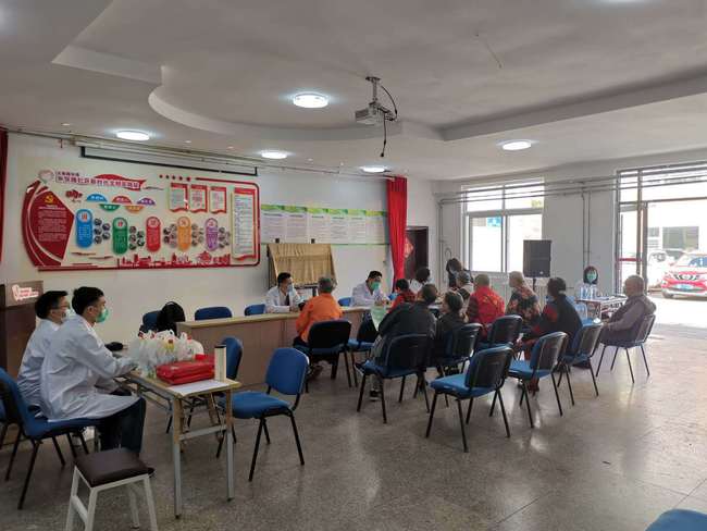 青島云南路街道開展“假日之約”黨員志愿服務活動，提供健康咨詢